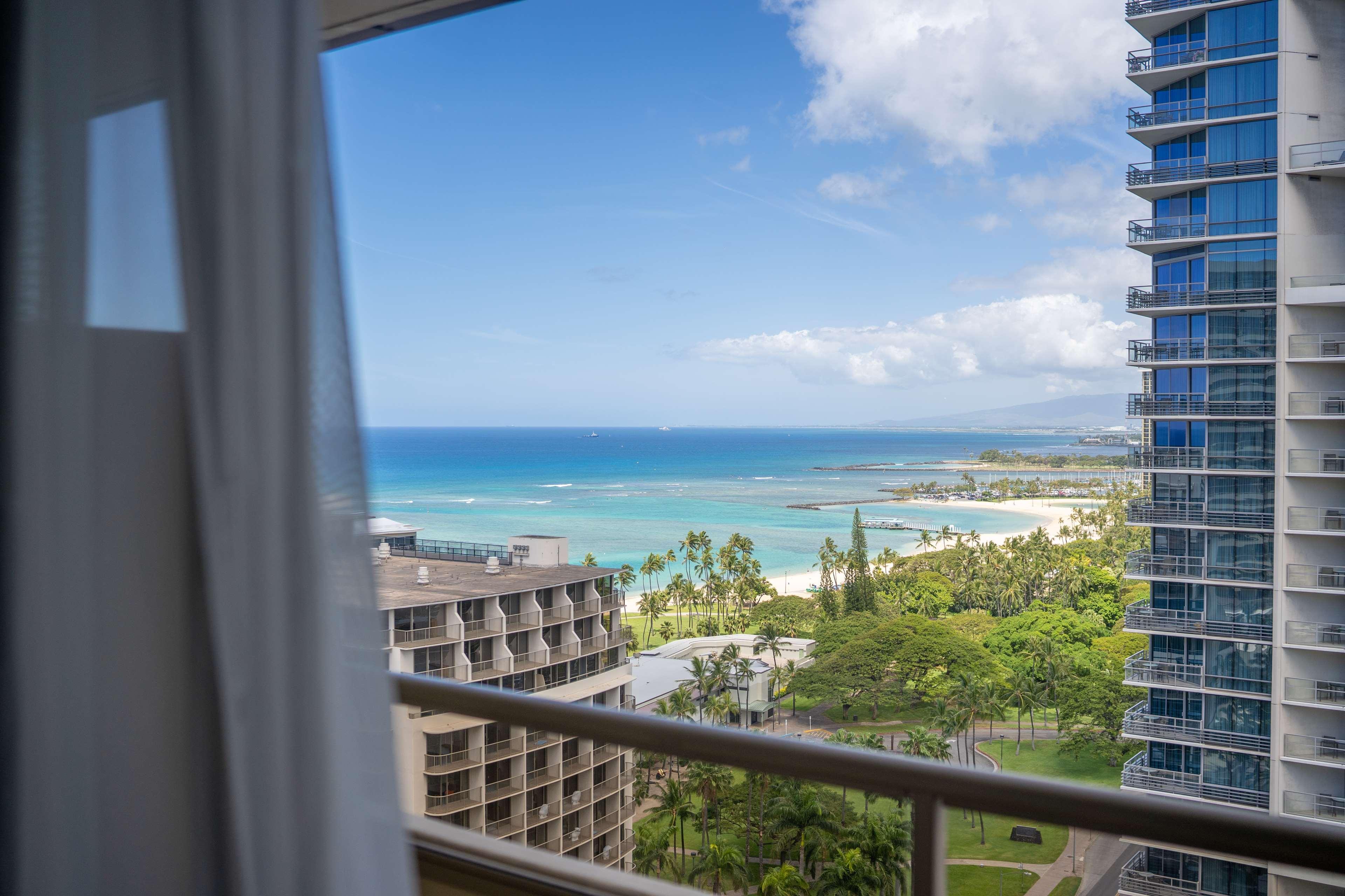 Embassy Suites By Hilton Waikiki Beach Walk Χονολουλού Εξωτερικό φωτογραφία