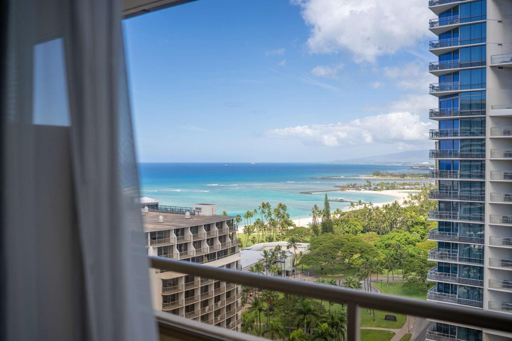 Embassy Suites By Hilton Waikiki Beach Walk Χονολουλού Εξωτερικό φωτογραφία